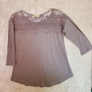 Ginger g lace yoke t shirt with 3/4 sleeves gray